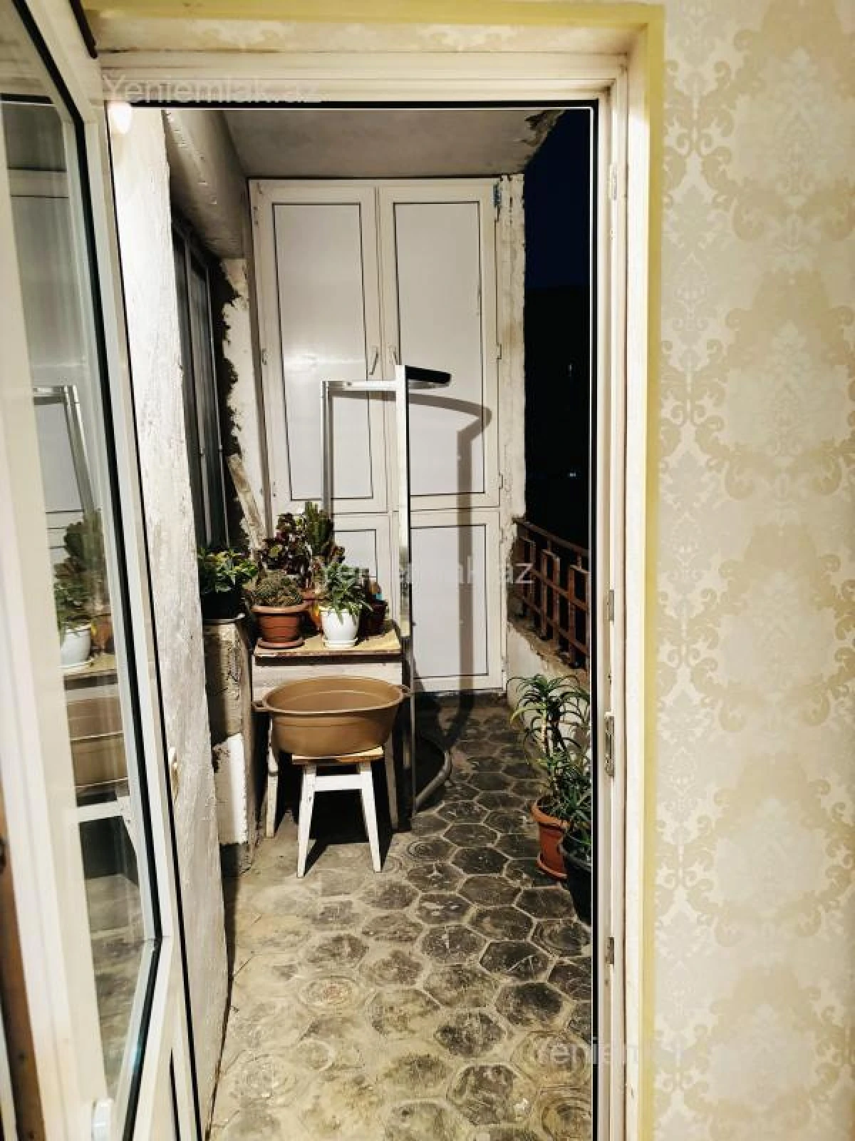 Satılır 3 otaqlı köhnə tikili 100 m²