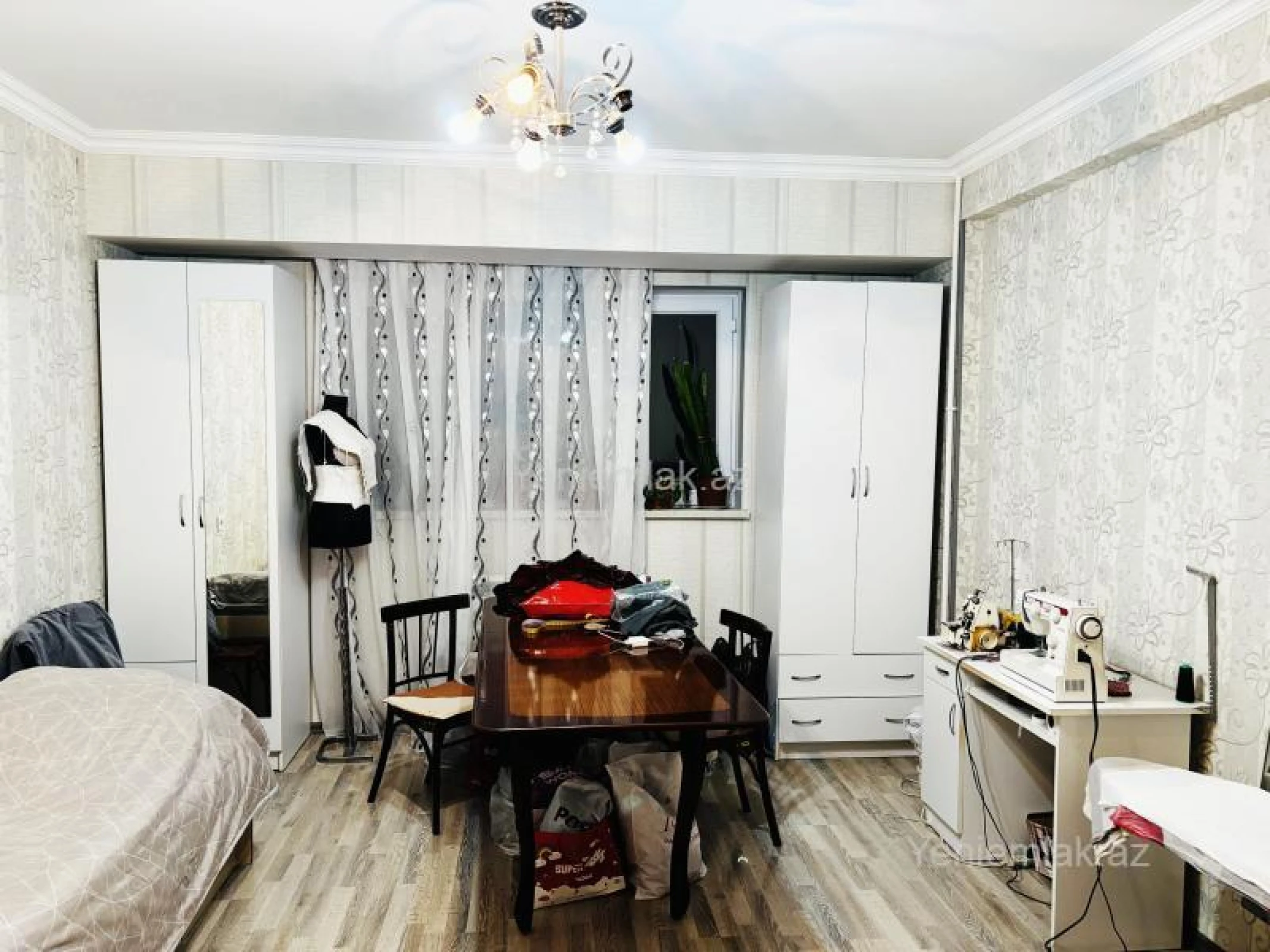 Satılır 3 otaqlı köhnə tikili 100 m²