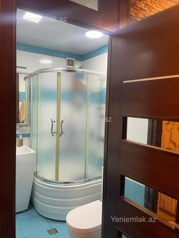 Satılır 2 otaqlı köhnə tikili 65 m²