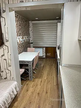 Satılır 2 otaqlı köhnə tikili 65 m²