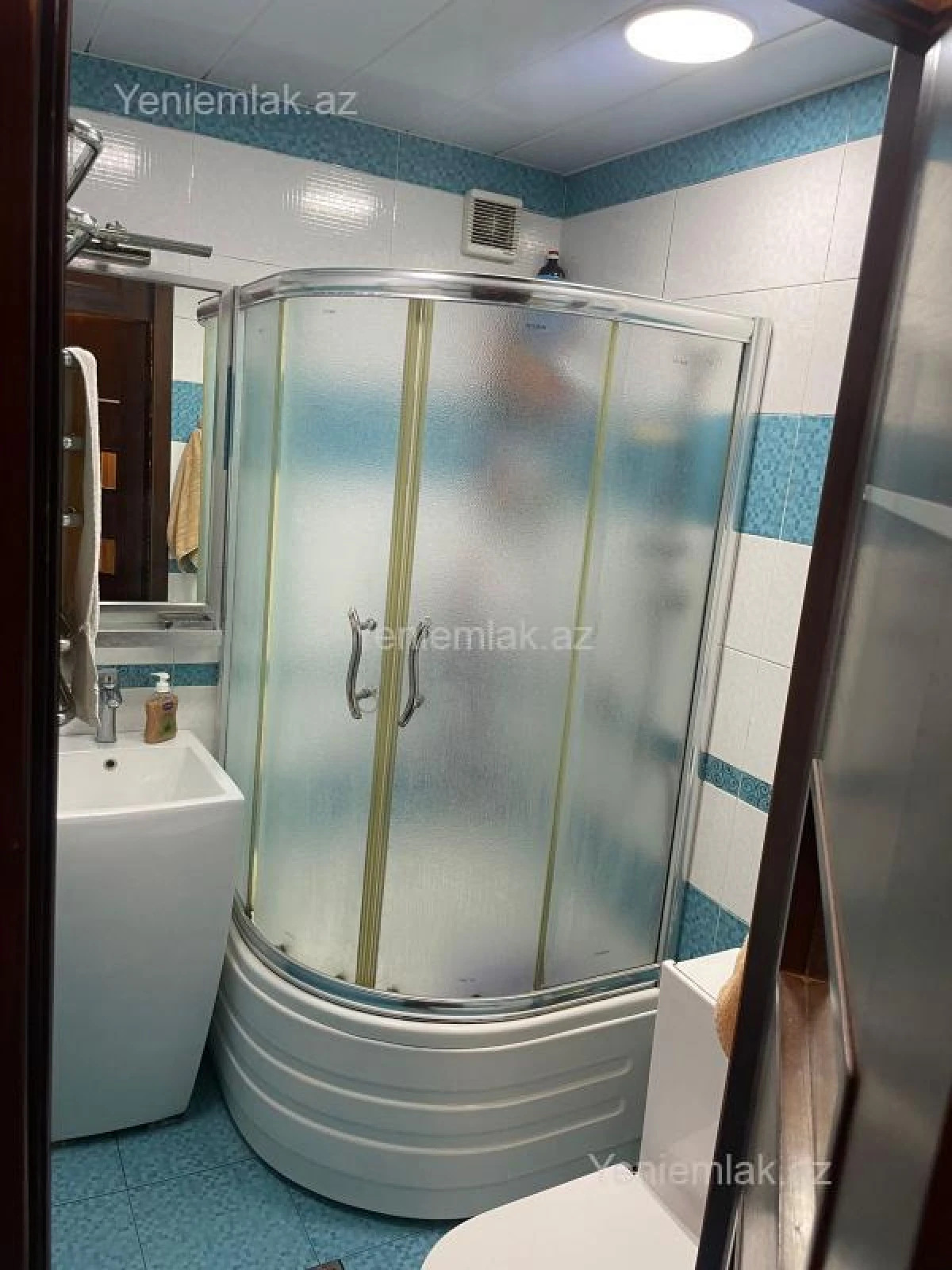 Satılır 2 otaqlı köhnə tikili 65 m²