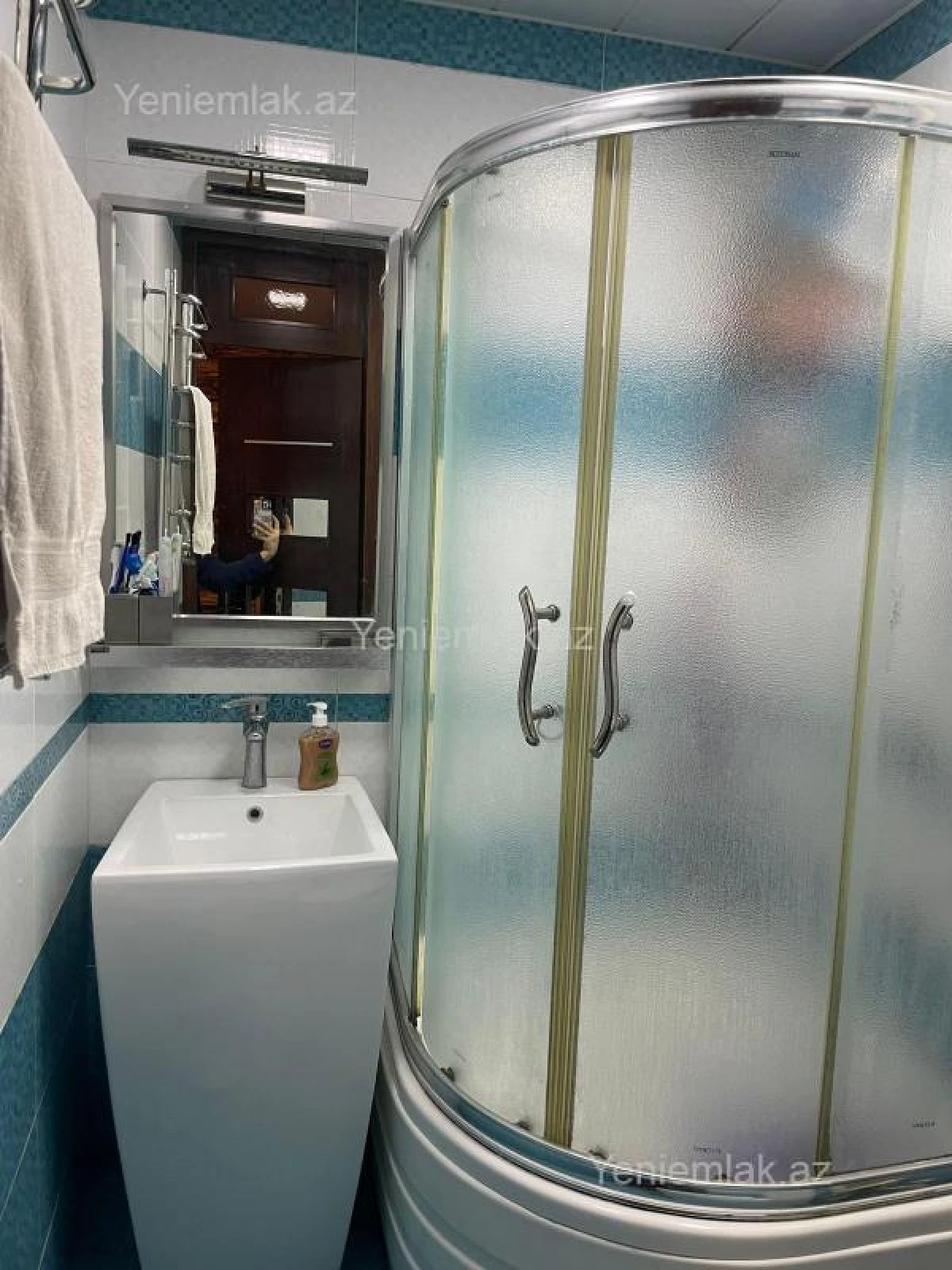 Satılır 2 otaqlı köhnə tikili 65 m²