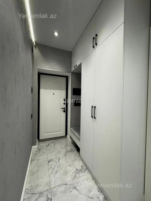 Satılır 3 otaqlı köhnə tikili 100 m²