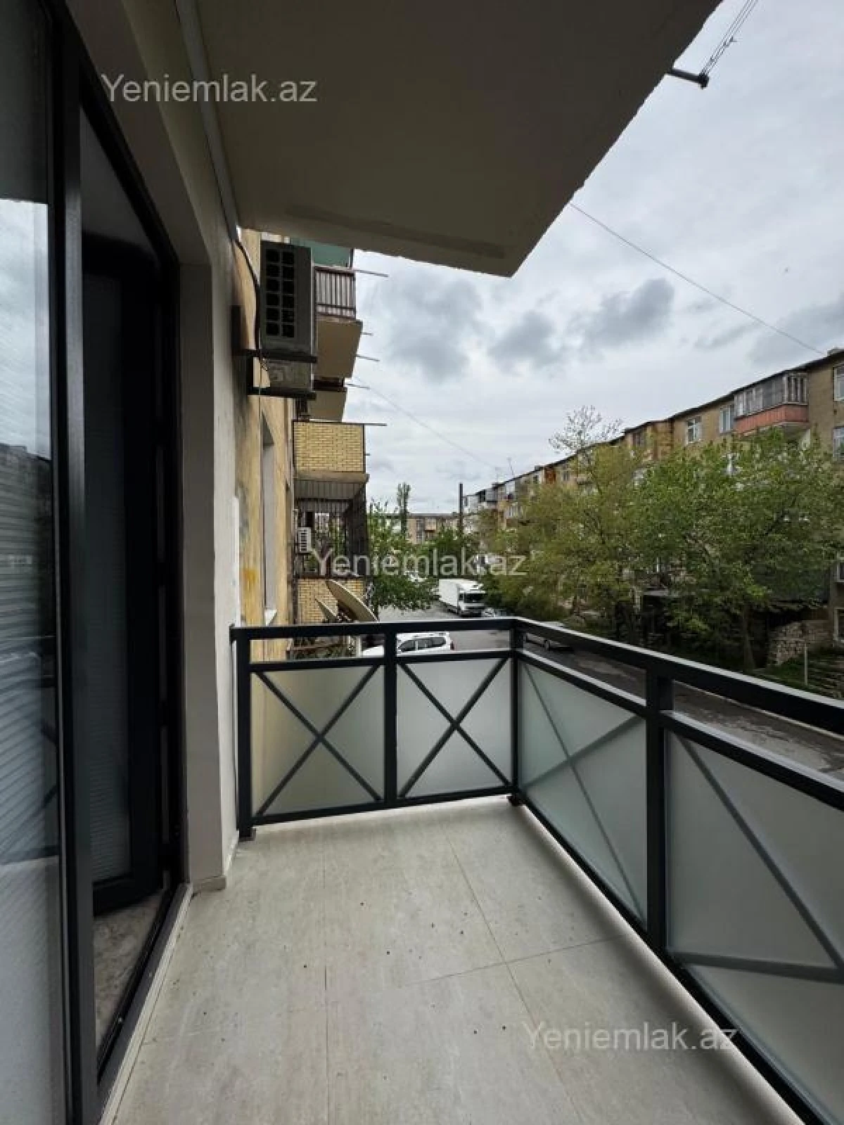 Satılır 3 otaqlı köhnə tikili 100 m²