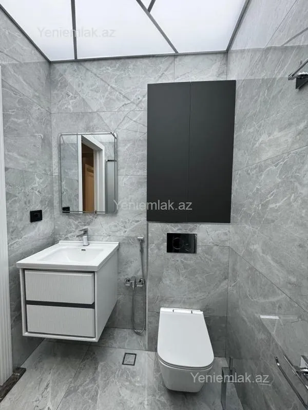 Satılır 3 otaqlı köhnə tikili 100 m²