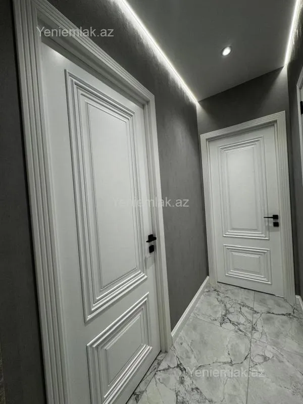 Satılır 3 otaqlı köhnə tikili 100 m²