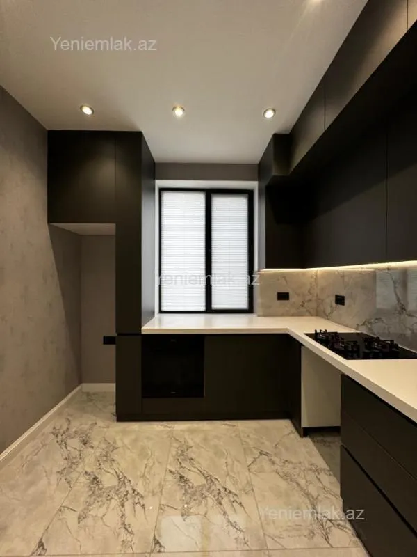 Satılır 3 otaqlı köhnə tikili 100 m²