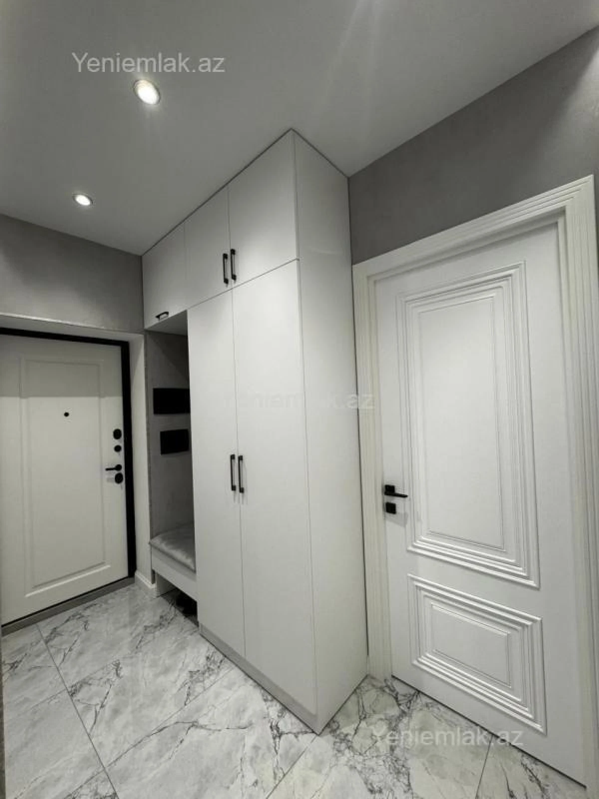 Satılır 3 otaqlı köhnə tikili 100 m²