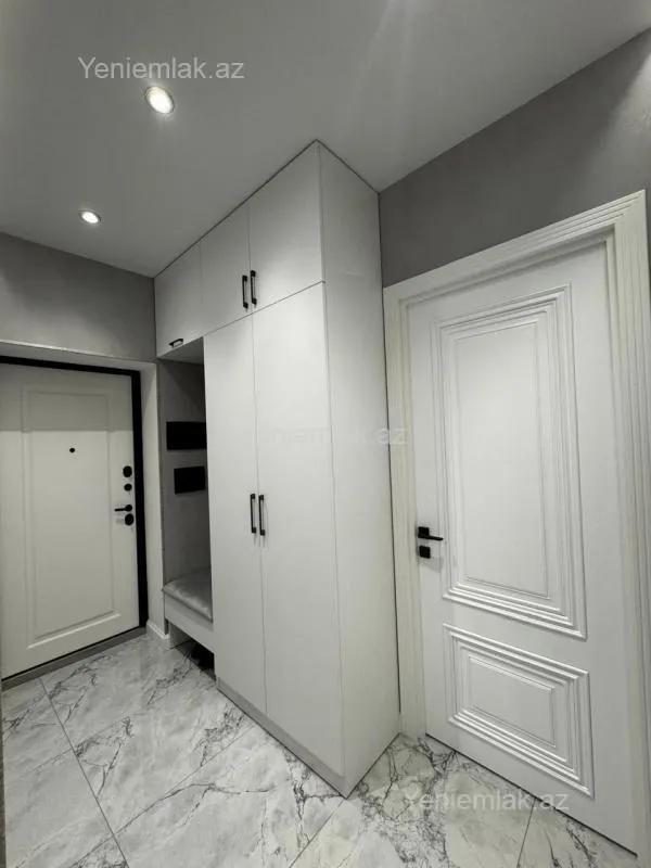 Satılır 3 otaqlı köhnə tikili 100 m²