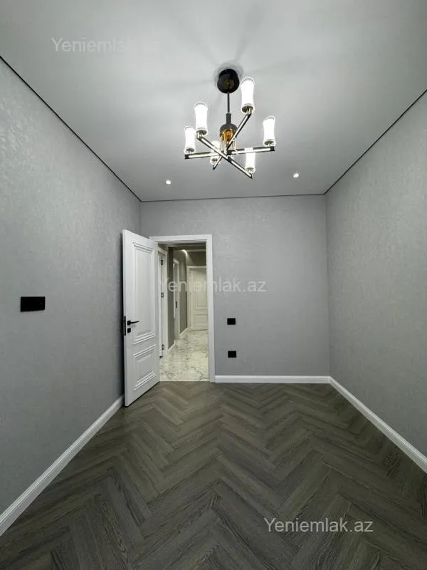 Satılır 3 otaqlı köhnə tikili 100 m²