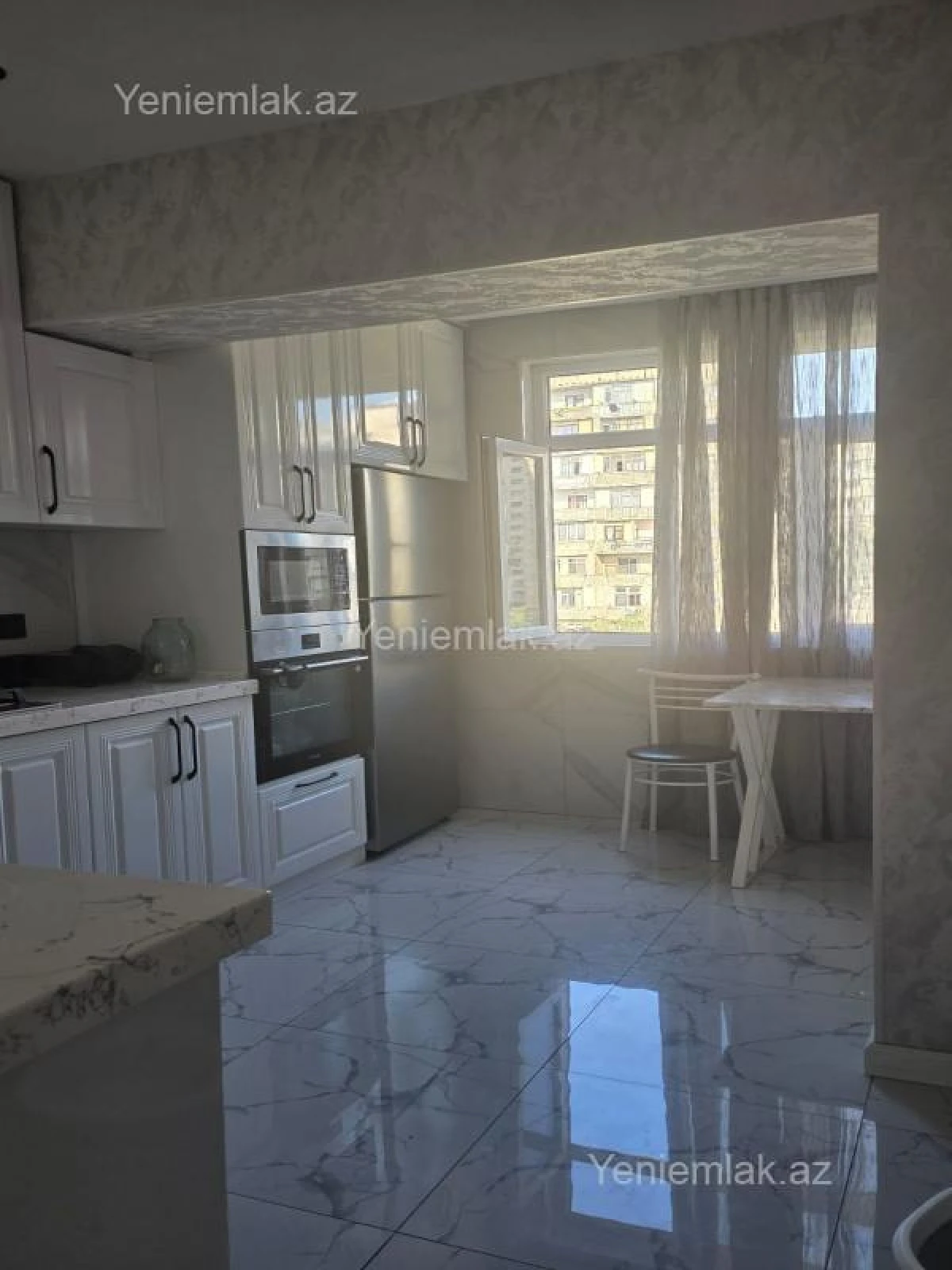 Satılır 4 otaqlı köhnə tikili 105 m²