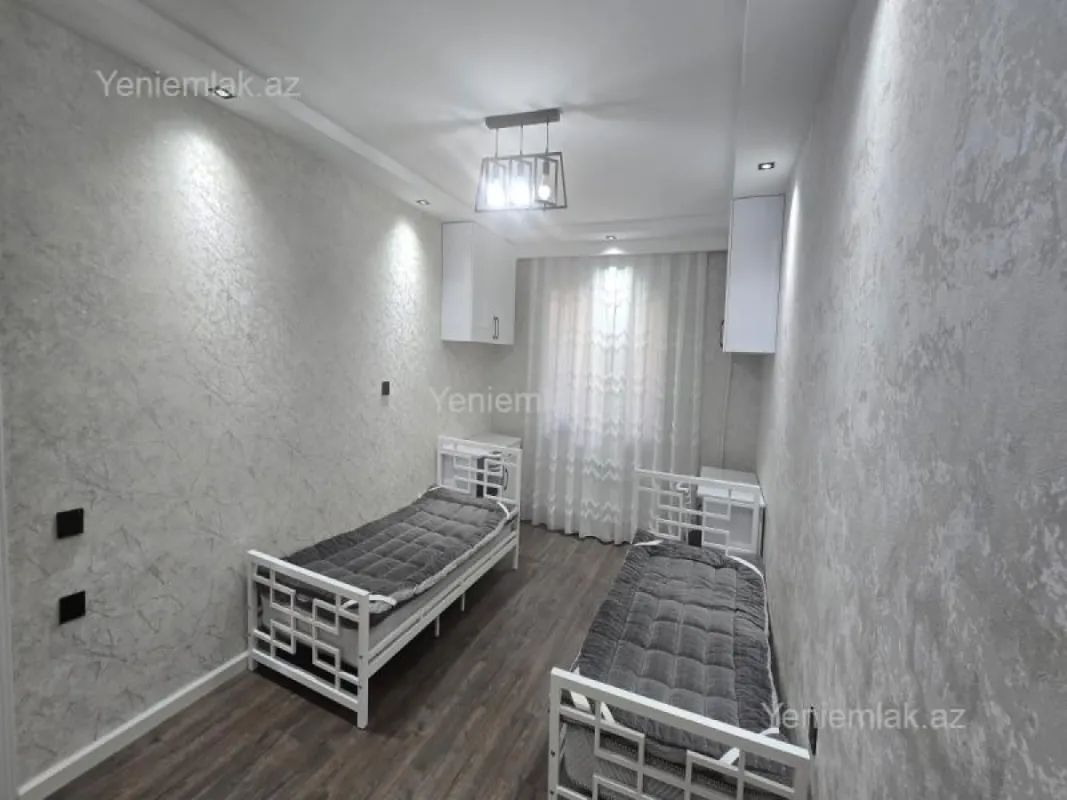 Satılır 4 otaqlı köhnə tikili 105 m²