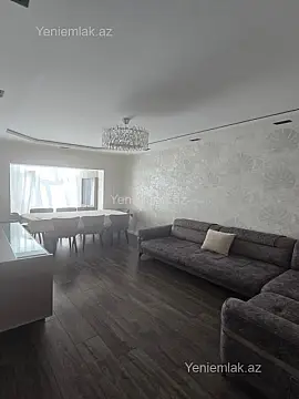 Satılır 4 otaqlı köhnə tikili 105 m²