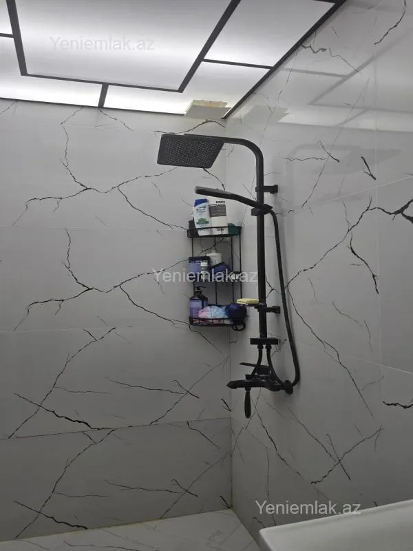 Satılır 4 otaqlı köhnə tikili 105 m²