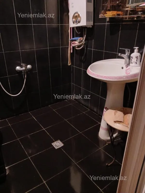 Satılır 3 otaqlı köhnə tikili 85 m²