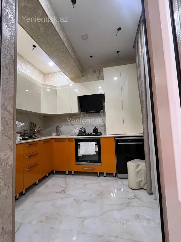 Satılır 2 otaqlı yeni tikili 72 m²