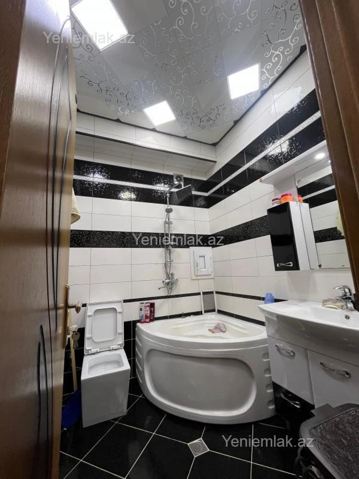 Satılır 2 otaqlı yeni tikili 72 m²