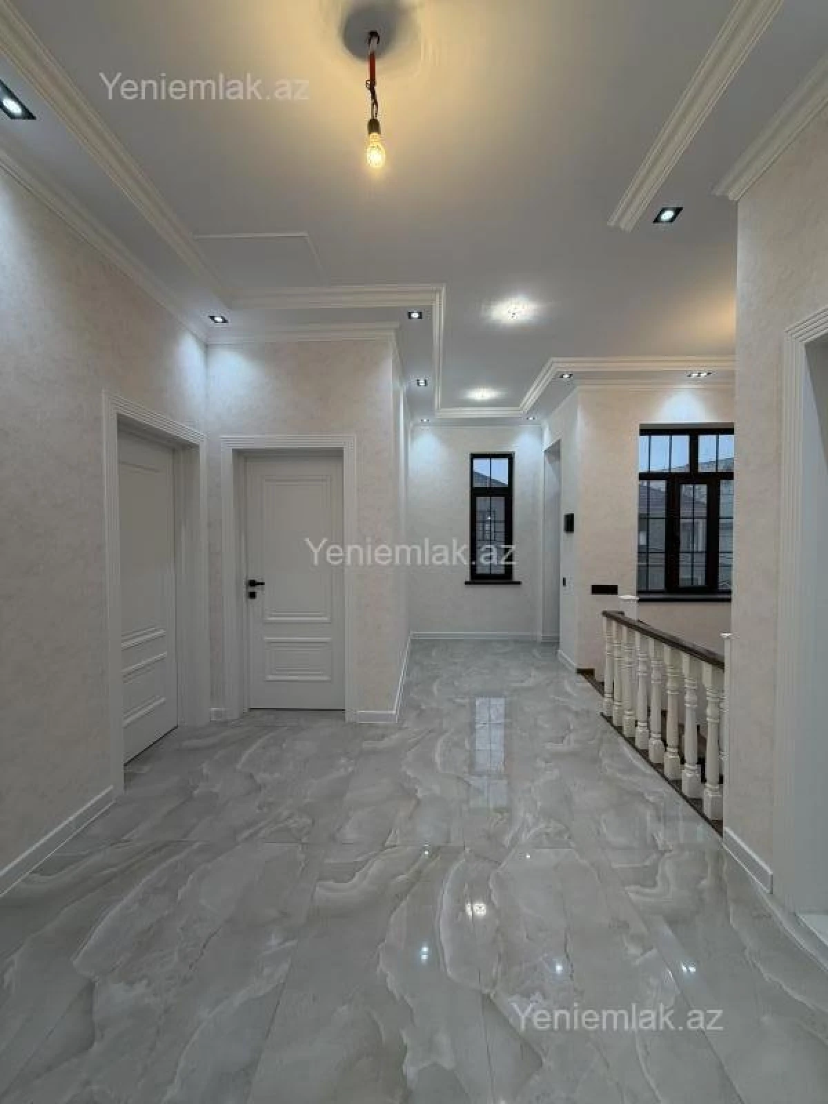 Satılır 5 otaqlı həyət evi 200 m²