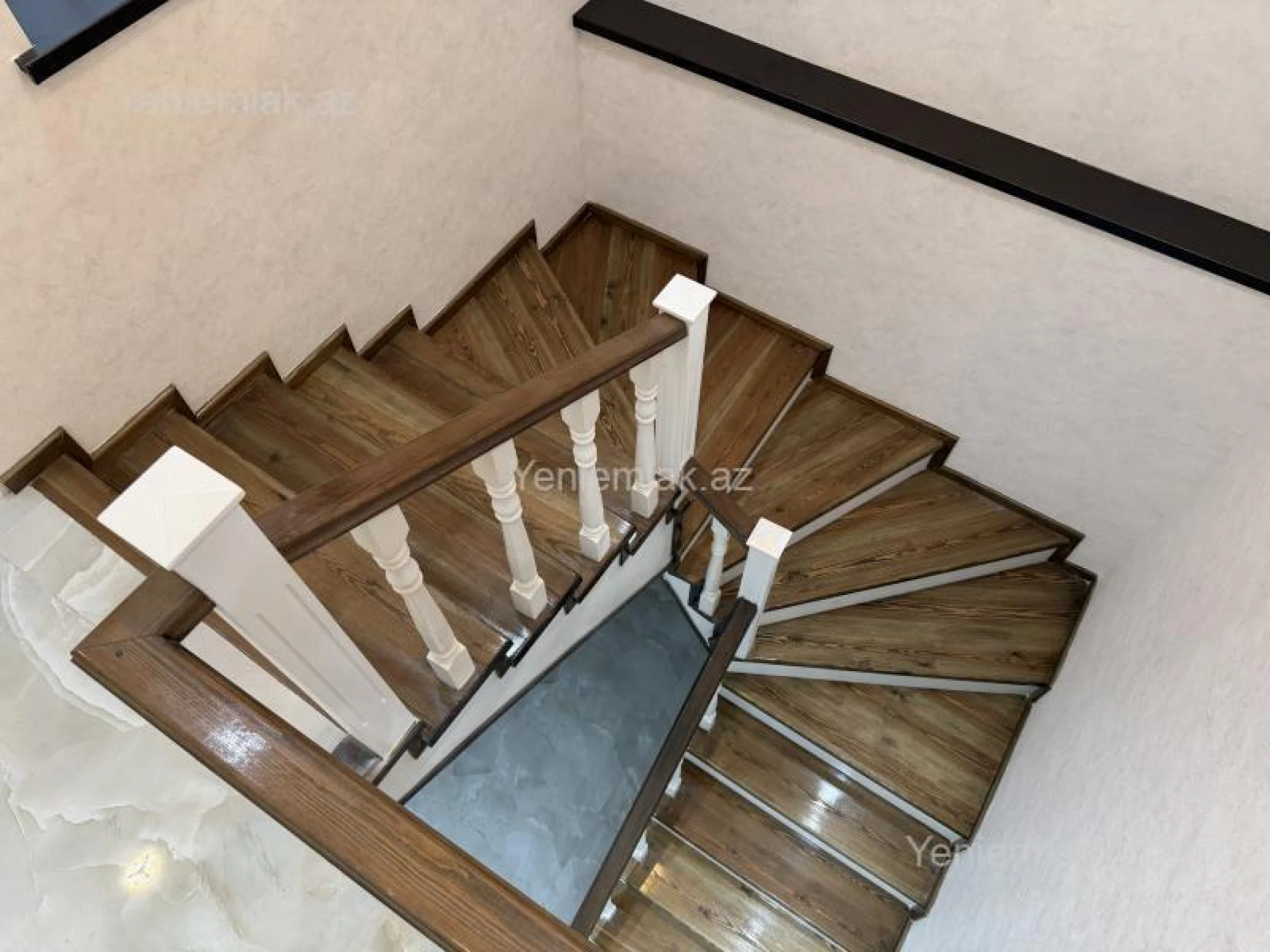 Satılır 5 otaqlı həyət evi 200 m²