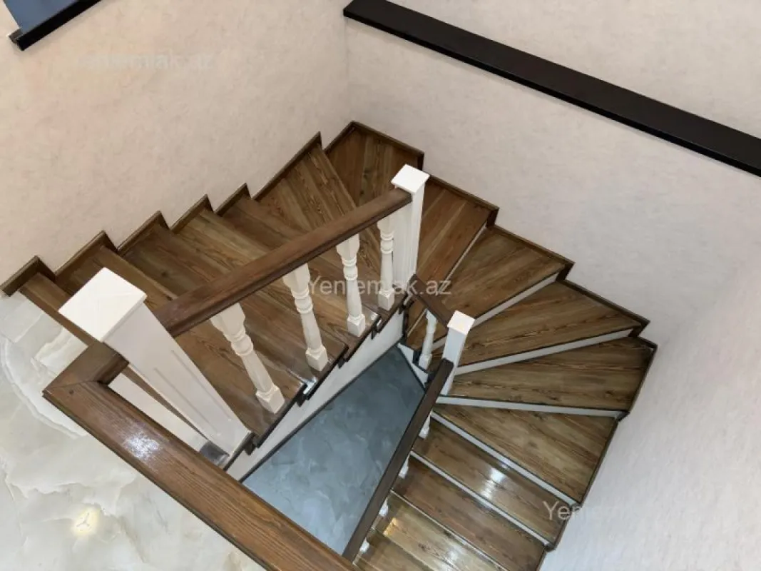 Satılır 5 otaqlı həyət evi 200 m²