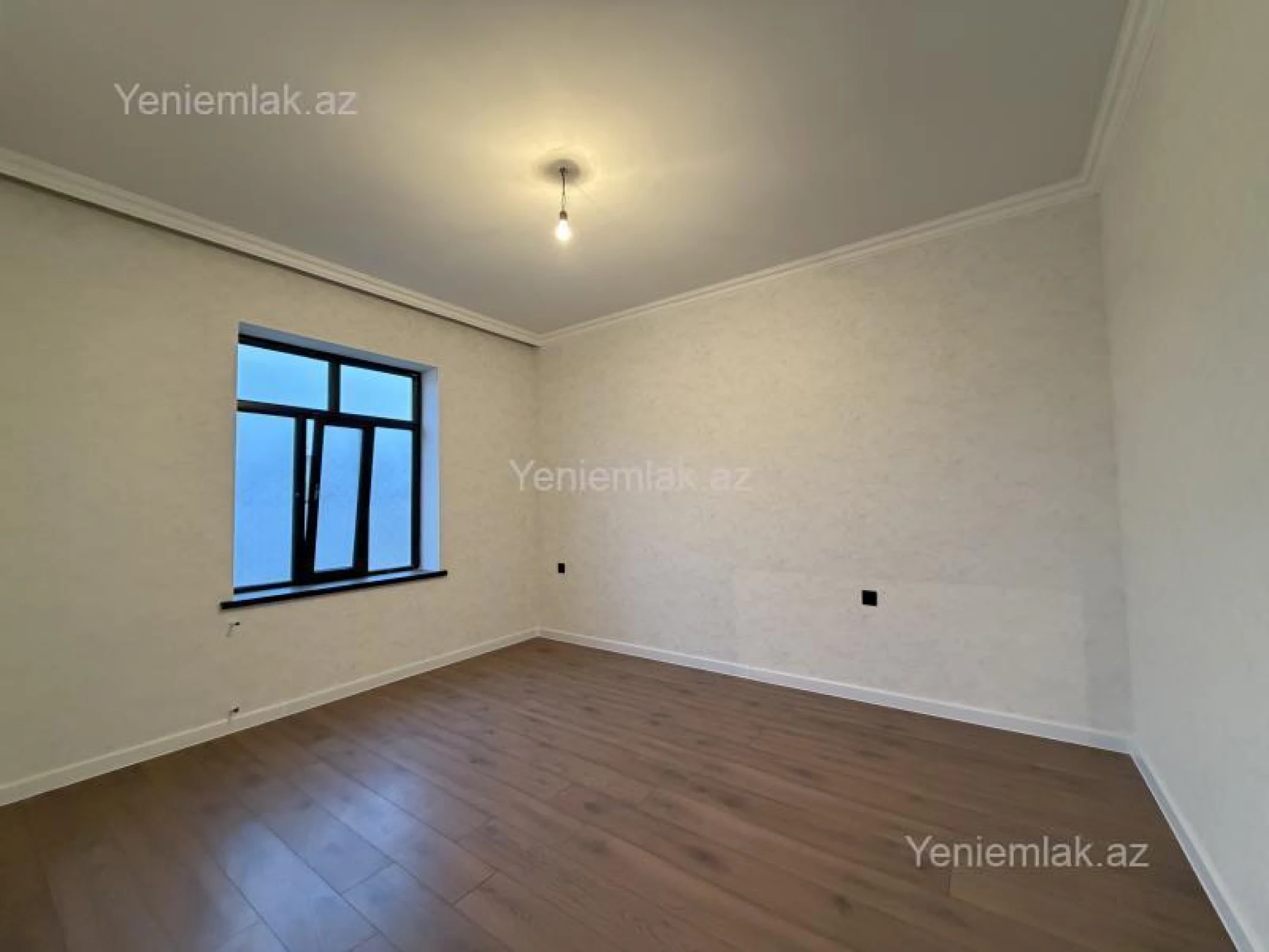 Satılır 5 otaqlı həyət evi 200 m²