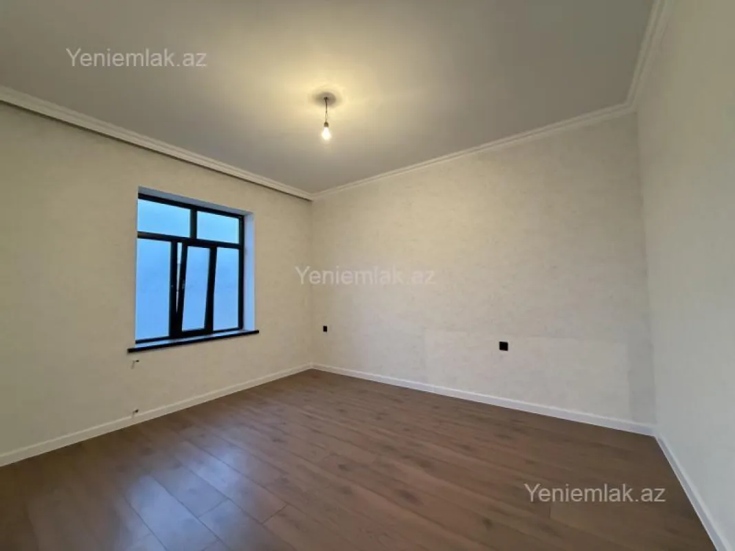 Satılır 5 otaqlı həyət evi 200 m²