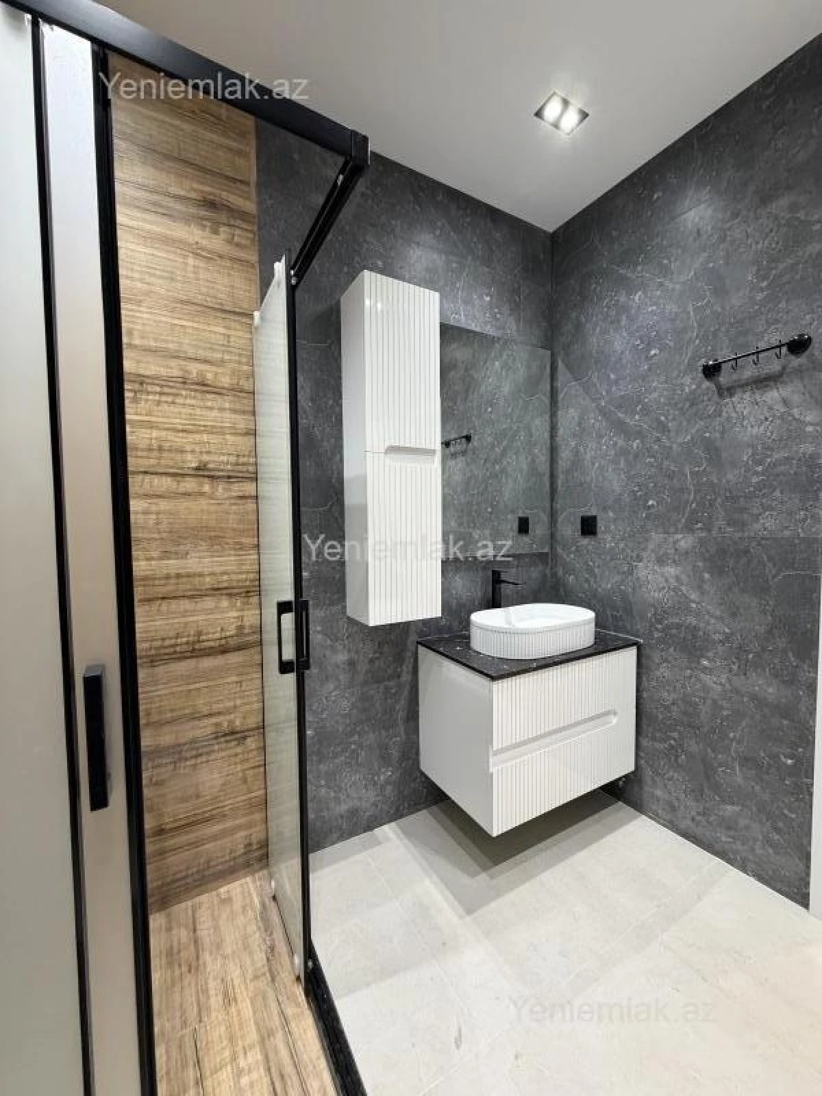 Satılır 5 otaqlı həyət evi 200 m²