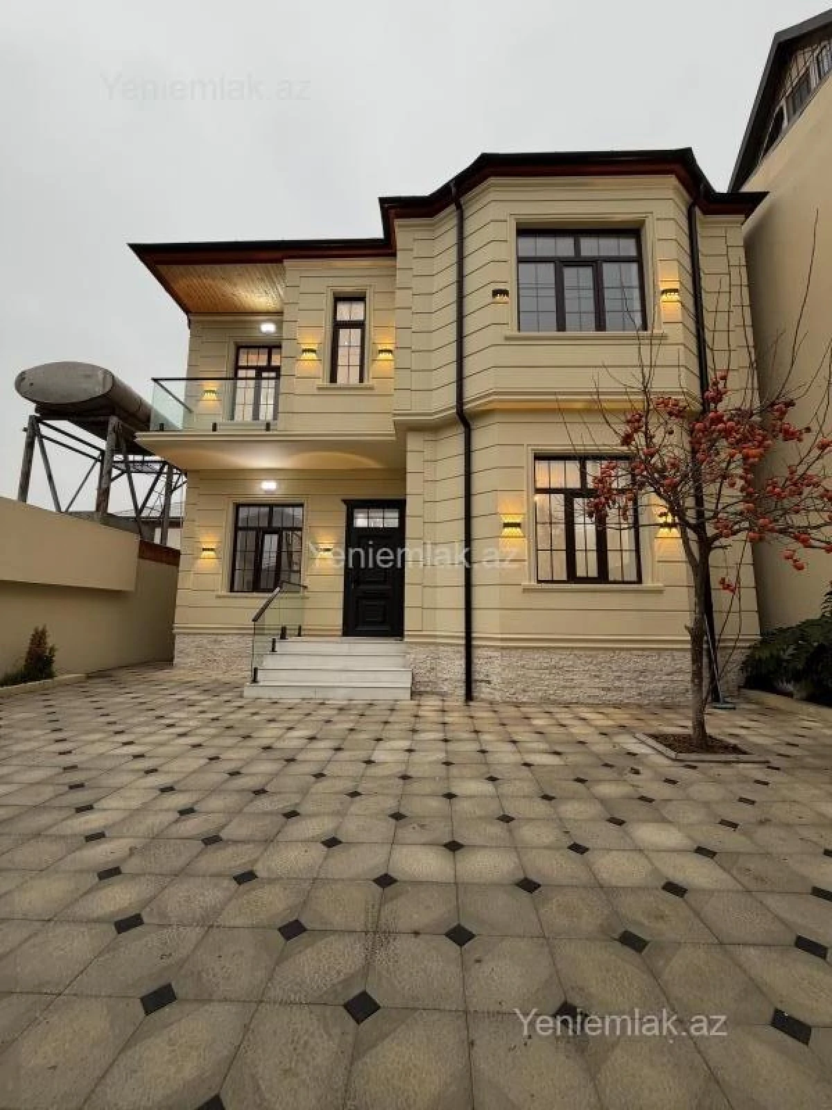 Satılır 5 otaqlı həyət evi 200 m²