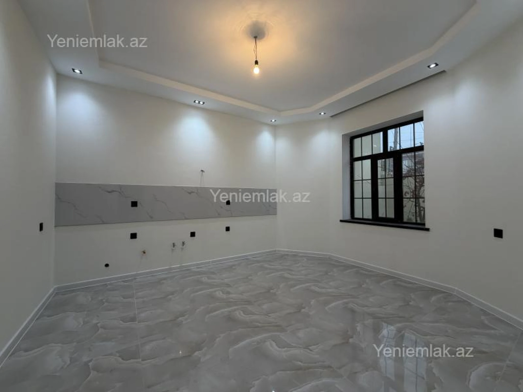 Satılır 5 otaqlı həyət evi 200 m²