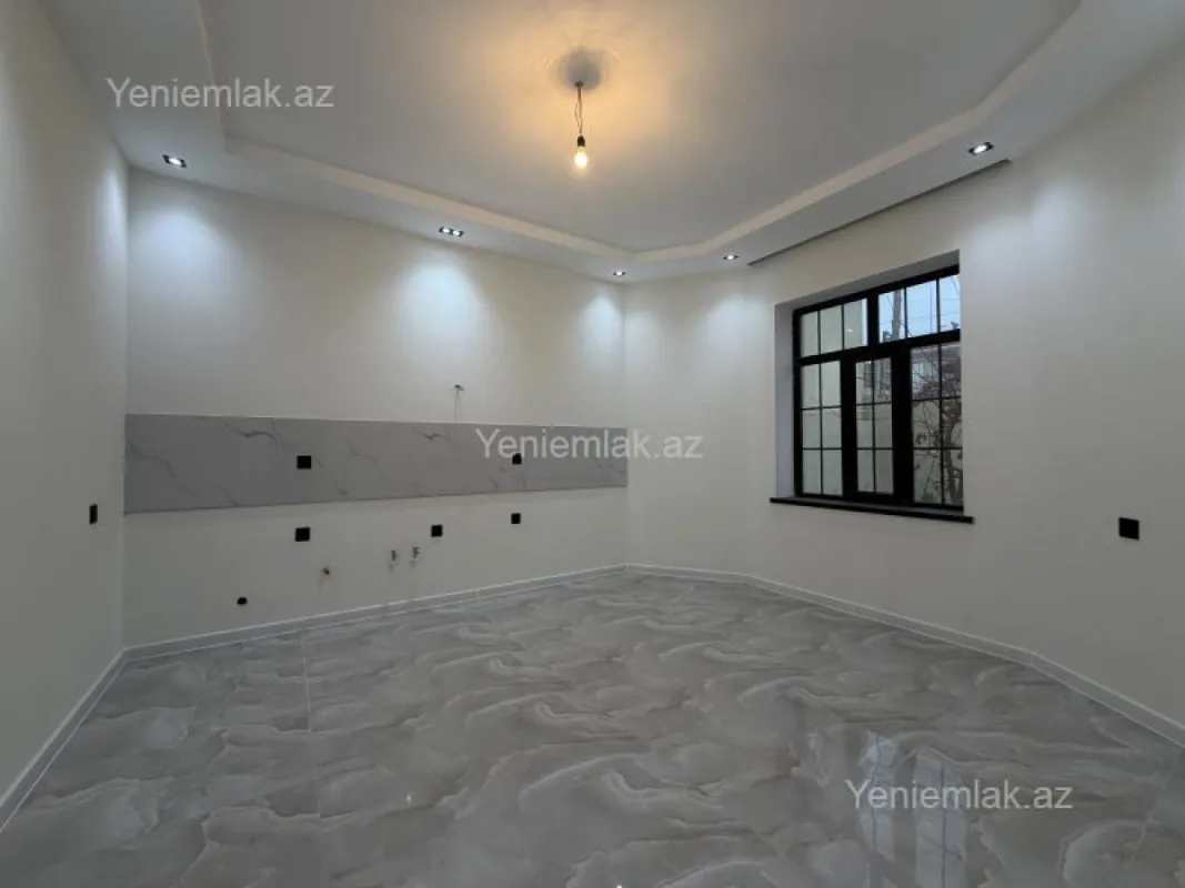 Satılır 5 otaqlı həyət evi 200 m²