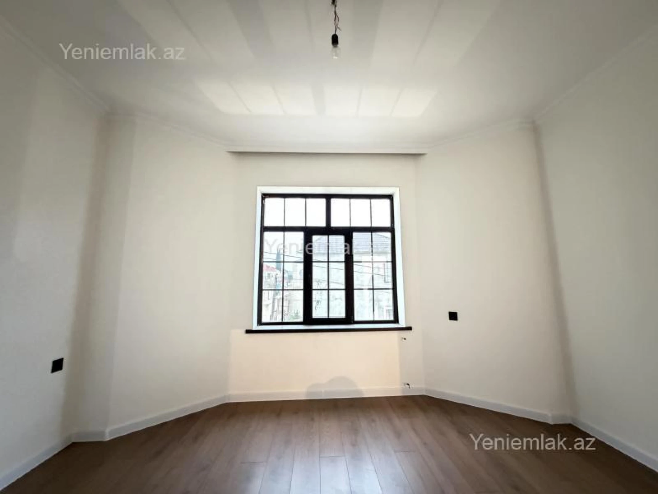 Satılır 5 otaqlı həyət evi 200 m²