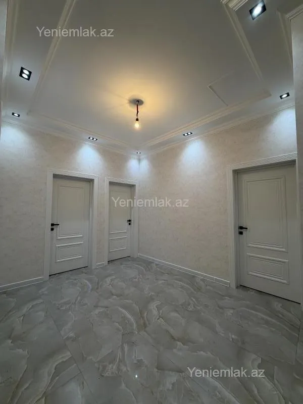 Satılır 5 otaqlı həyət evi 200 m²