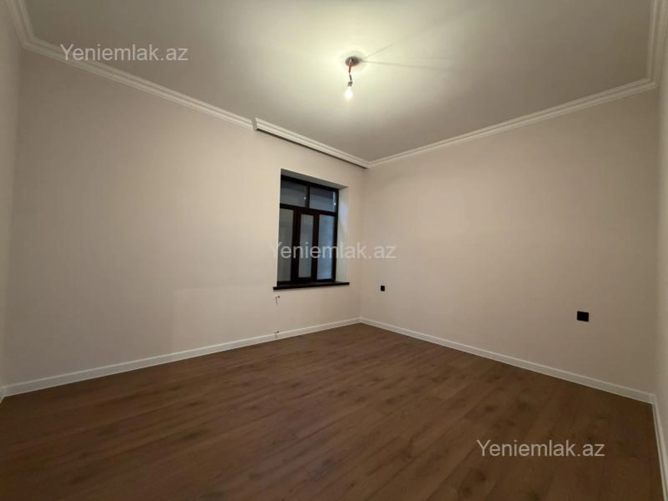 Satılır 5 otaqlı həyət evi 200 m²