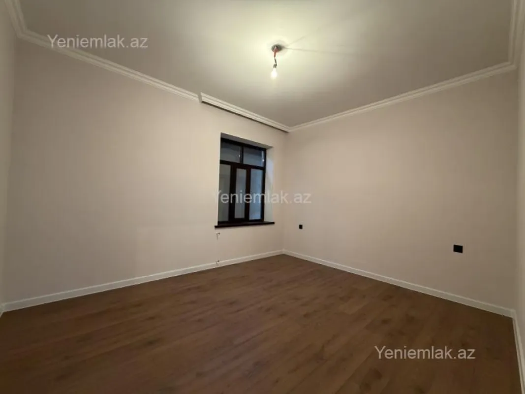 Satılır 5 otaqlı həyət evi 200 m²