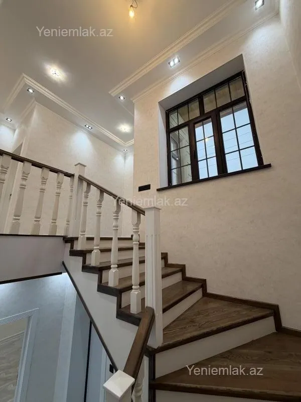 Satılır 5 otaqlı həyət evi 200 m²