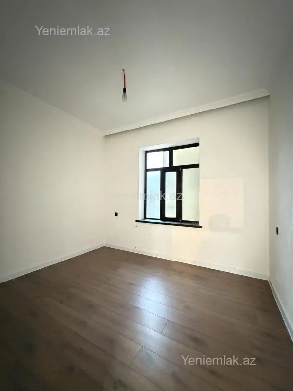 Satılır 5 otaqlı həyət evi 200 m²
