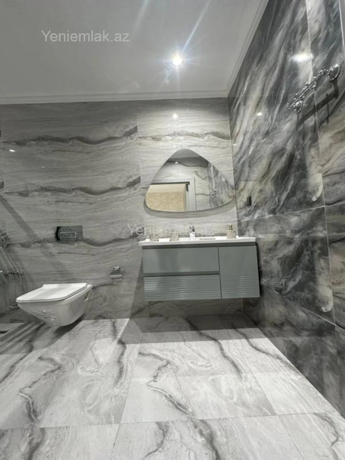 Satılır 2 otaqlı yeni tikili 79 m²