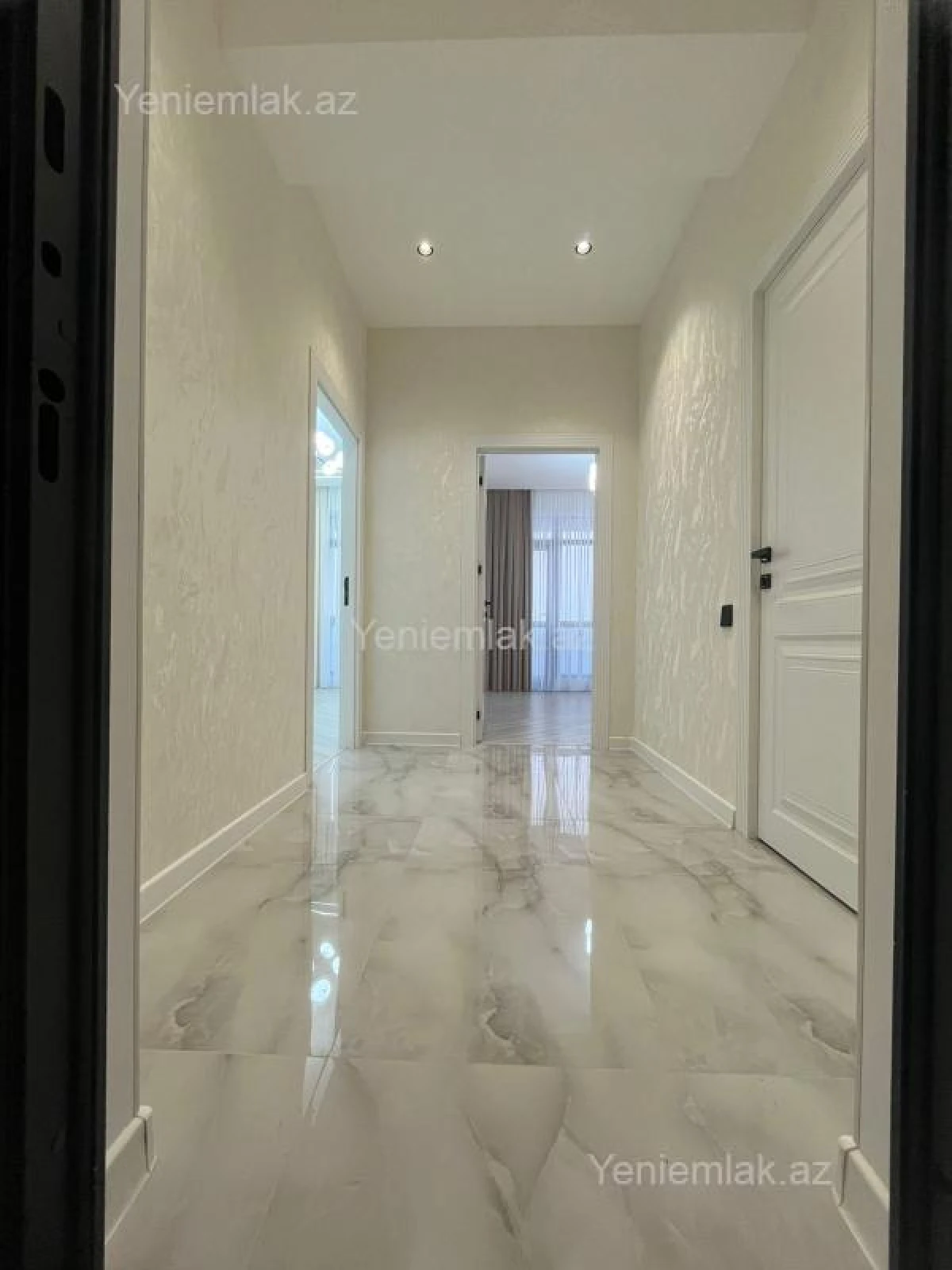 Satılır 2 otaqlı yeni tikili 60 m²