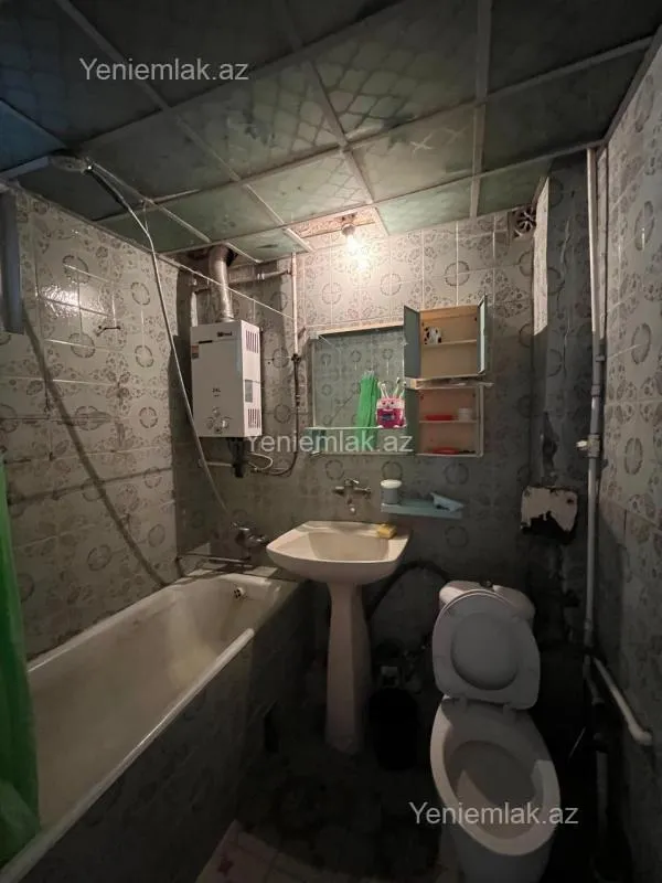 Satılır 1 otaqlı köhnə tikili 35 m²