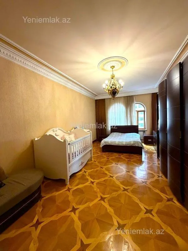 Satılır 5 otaqlı yeni tikili 250 m²