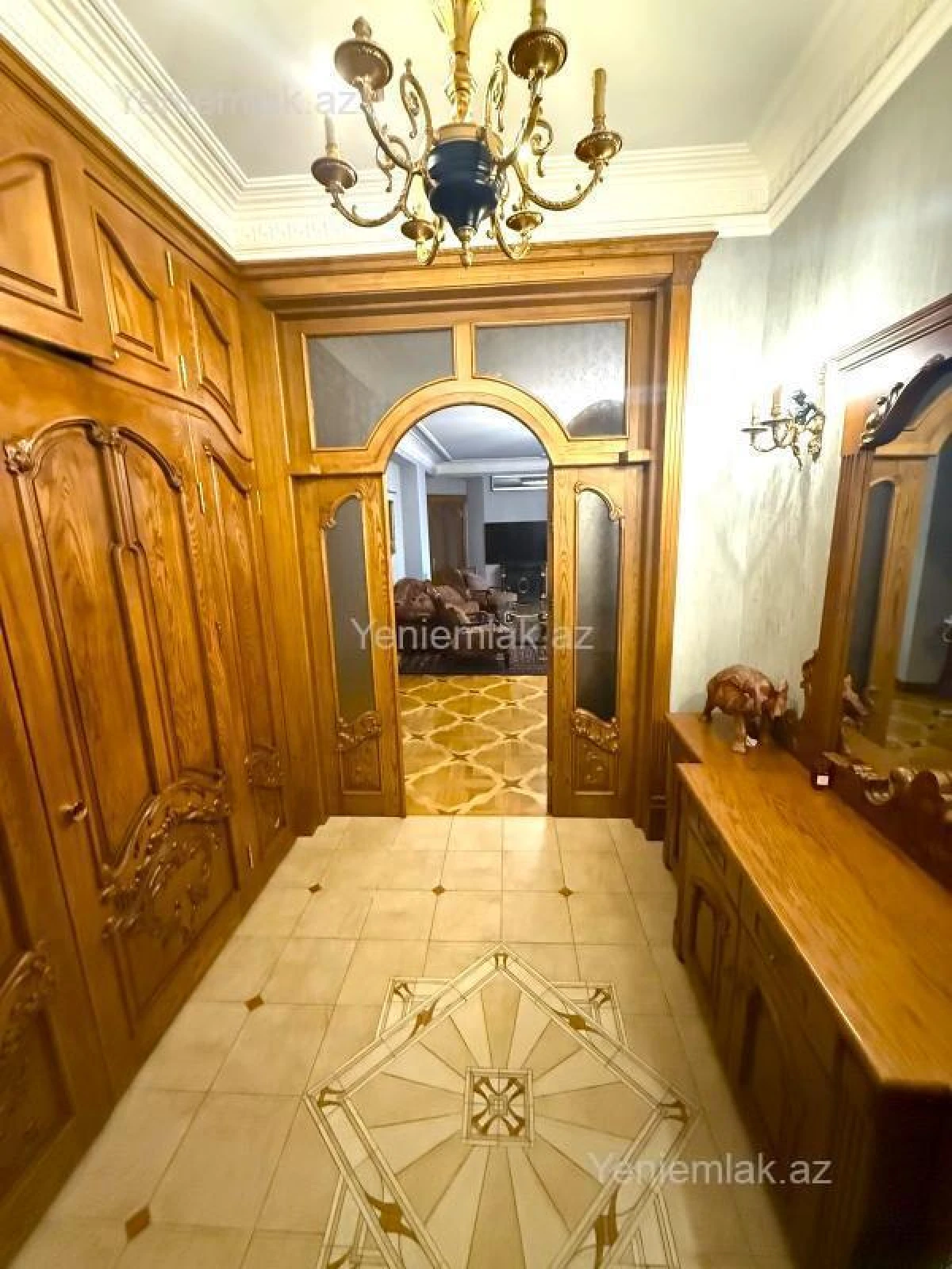 Satılır 5 otaqlı yeni tikili 250 m²