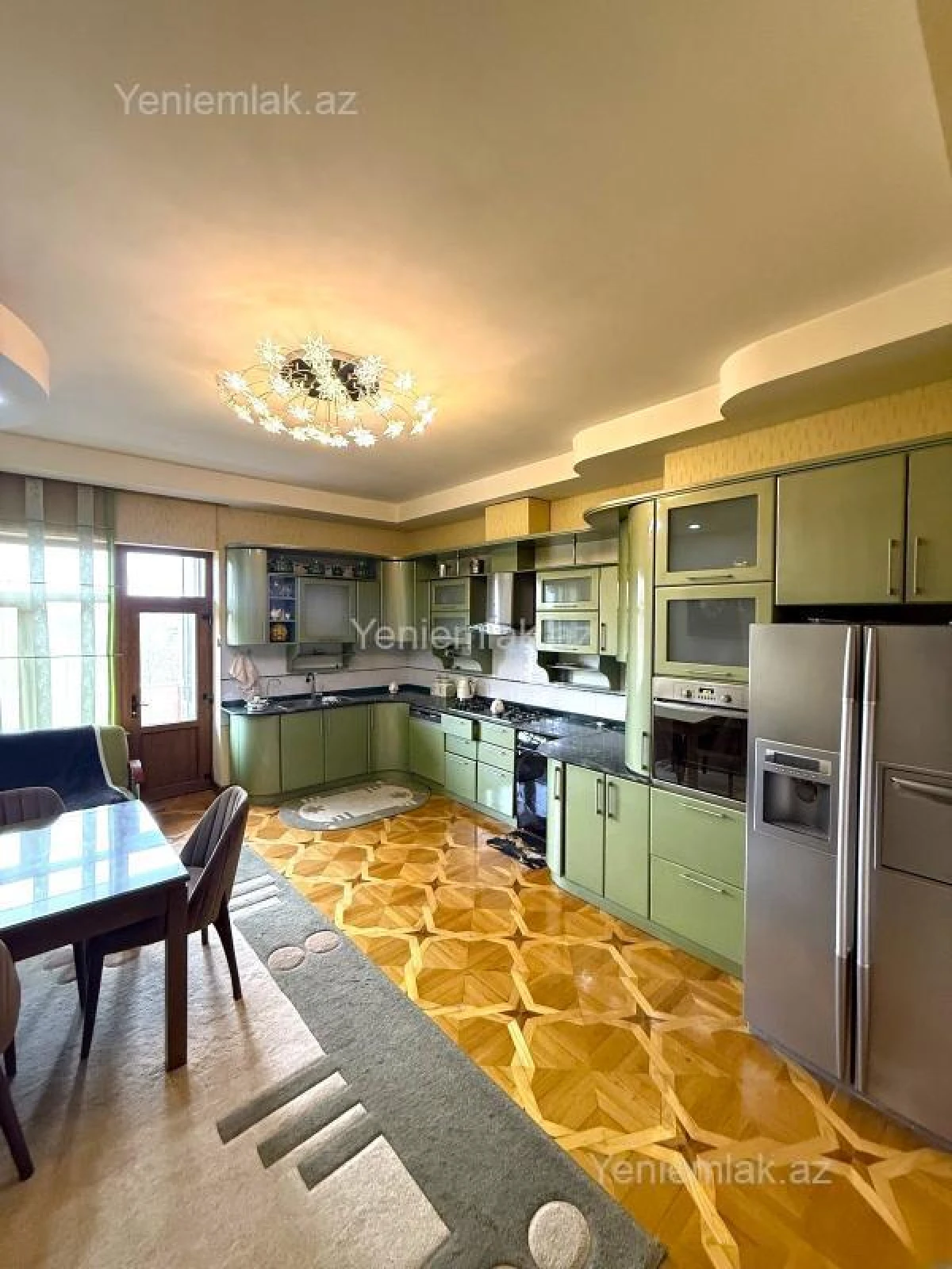 Satılır 5 otaqlı yeni tikili 250 m²