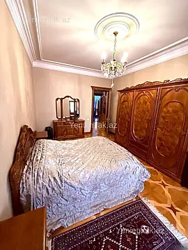 Satılır 5 otaqlı yeni tikili 250 m²