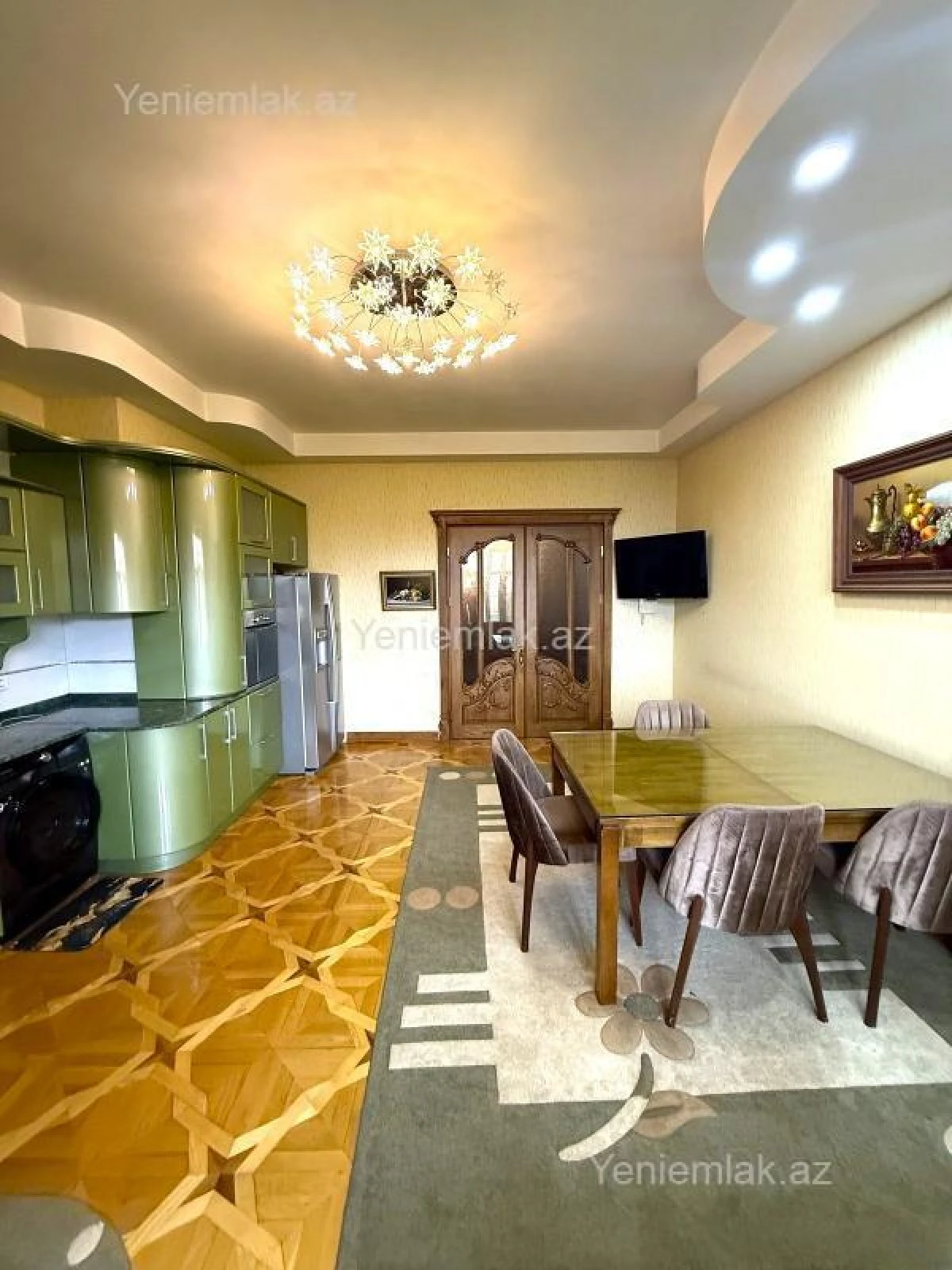 Satılır 5 otaqlı yeni tikili 250 m²