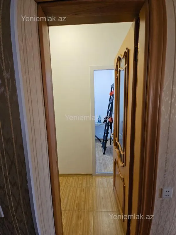 Satılır 6 otaqlı həyət evi 300 m²