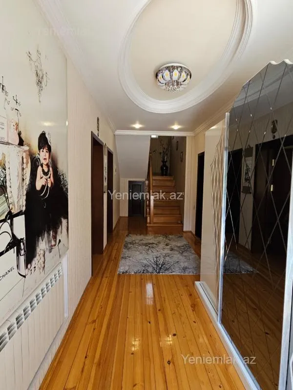 Satılır 6 otaqlı həyət evi 300 m²