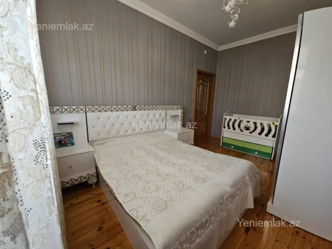 Satılır 6 otaqlı həyət evi 300 m²