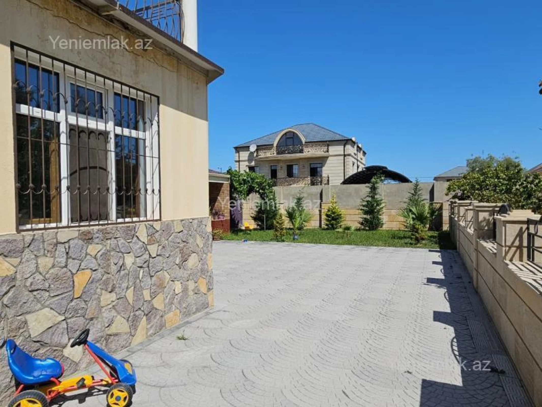 Satılır 6 otaqlı həyət evi 300 m²