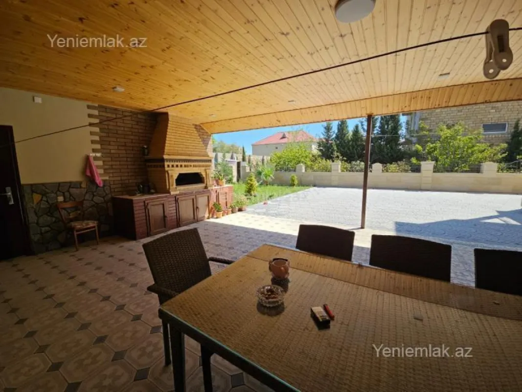 Satılır 6 otaqlı həyət evi 300 m²