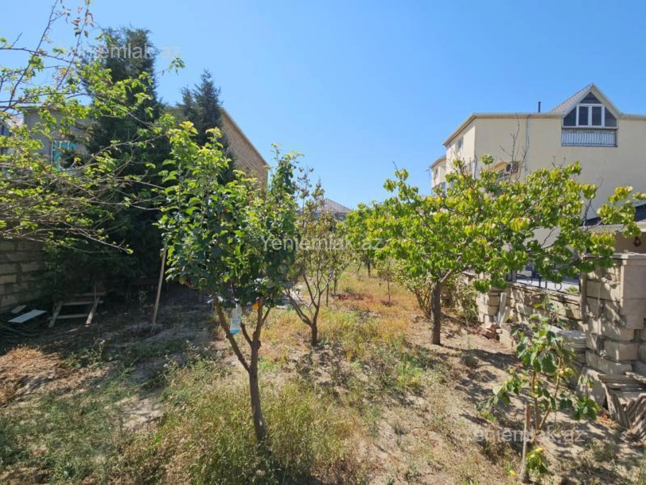 Satılır 6 otaqlı həyət evi 300 m²